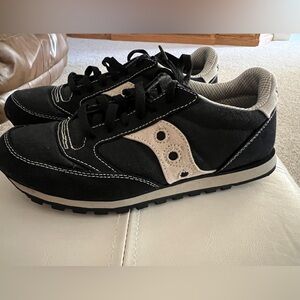 Saucony Vegan Jazz Women’s Retro Sneakers Size 9, Black and Tan